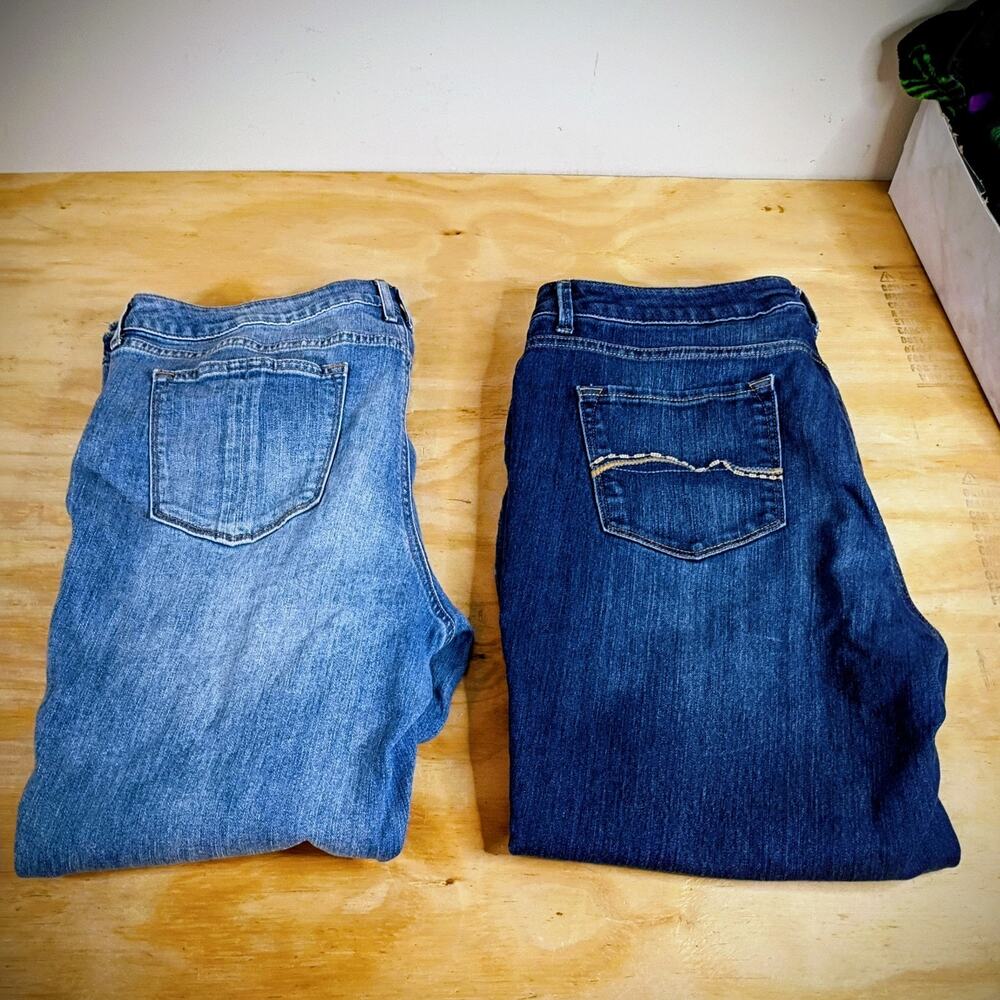 Lot of 2 Sonoma Goods For Life Women’s Jeans Size 16 Skinny Capri Blue Denim Raw